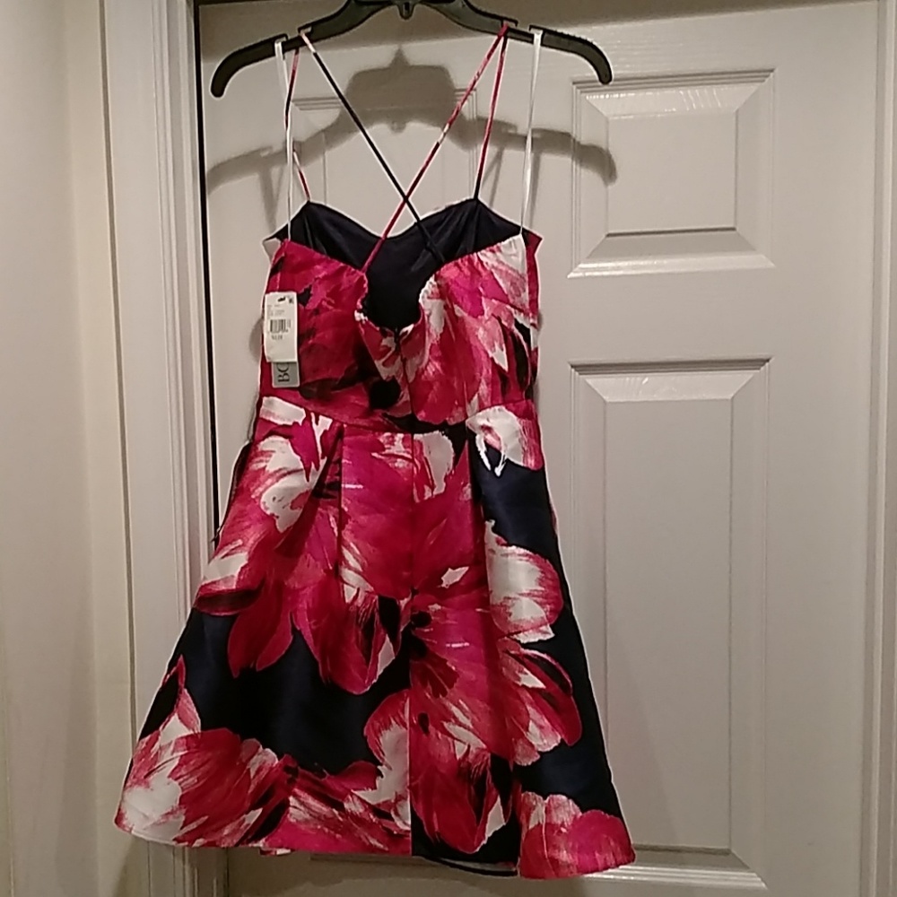 Dress - Picture 4 of 6